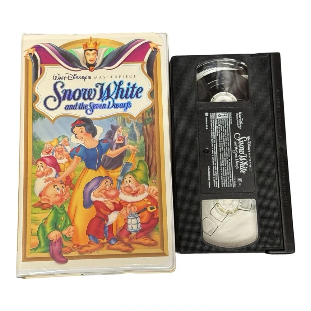 Walt Disneys‎ Masterpiece Snow White and the Seven Dwarfs Clamshell VHS